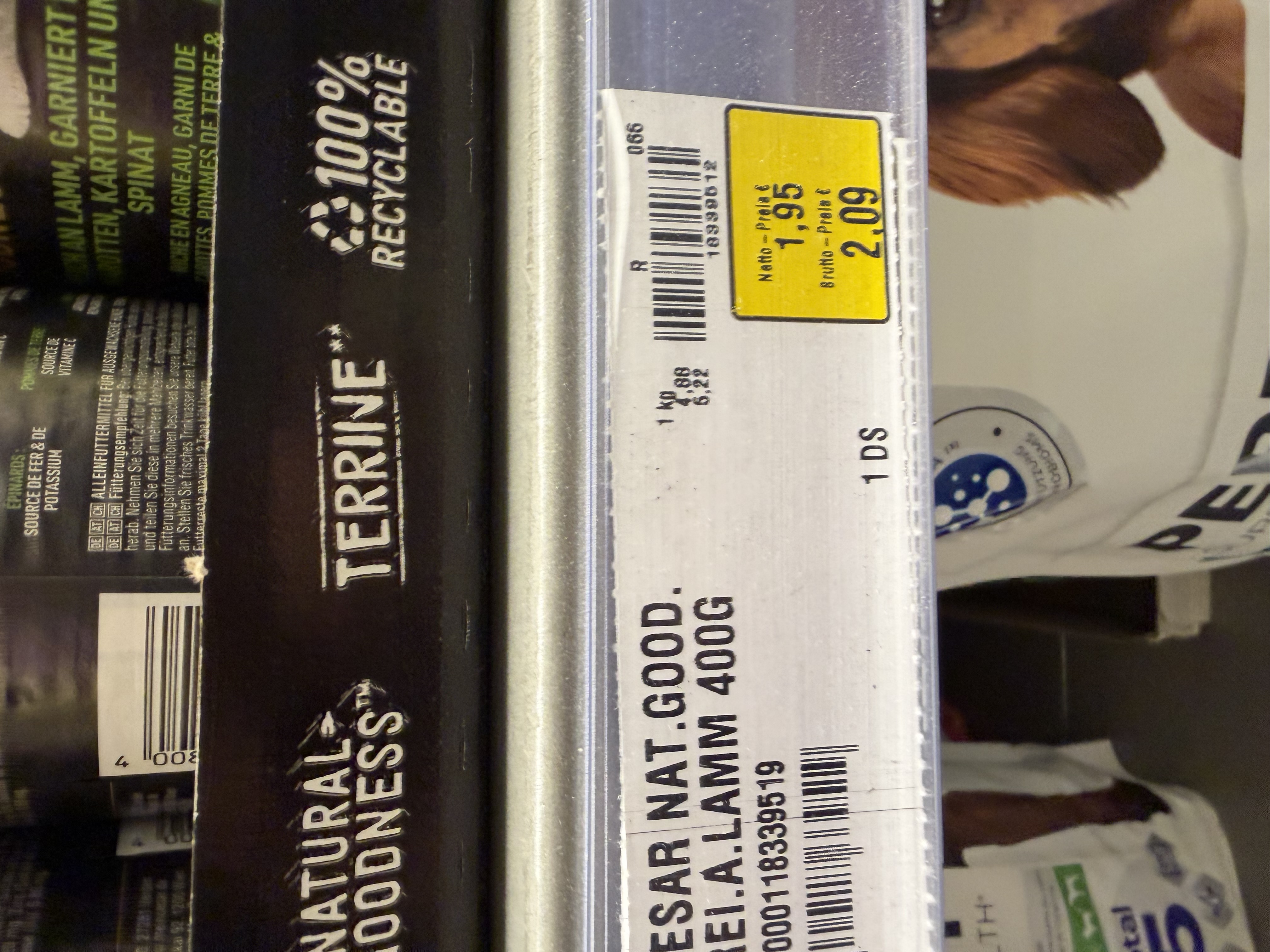 Cesar Natural Goodness Reich an Lamm, garniert mit Karotten, Kartoffeln und Spinat – Ansicht 2