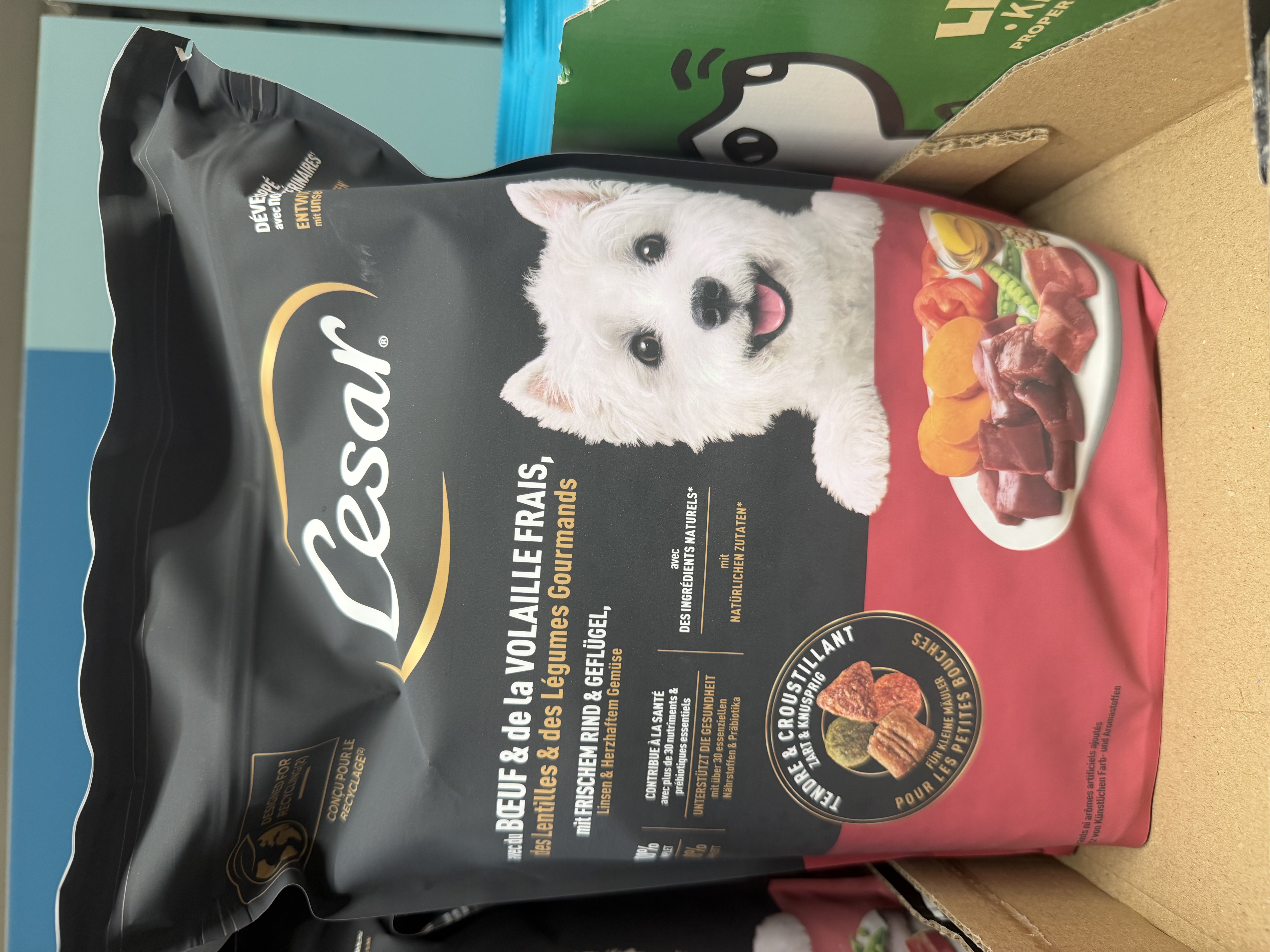 Cesar mit frischem Rind & Geflügel, Linsen & Herzhaftem Gemüse
