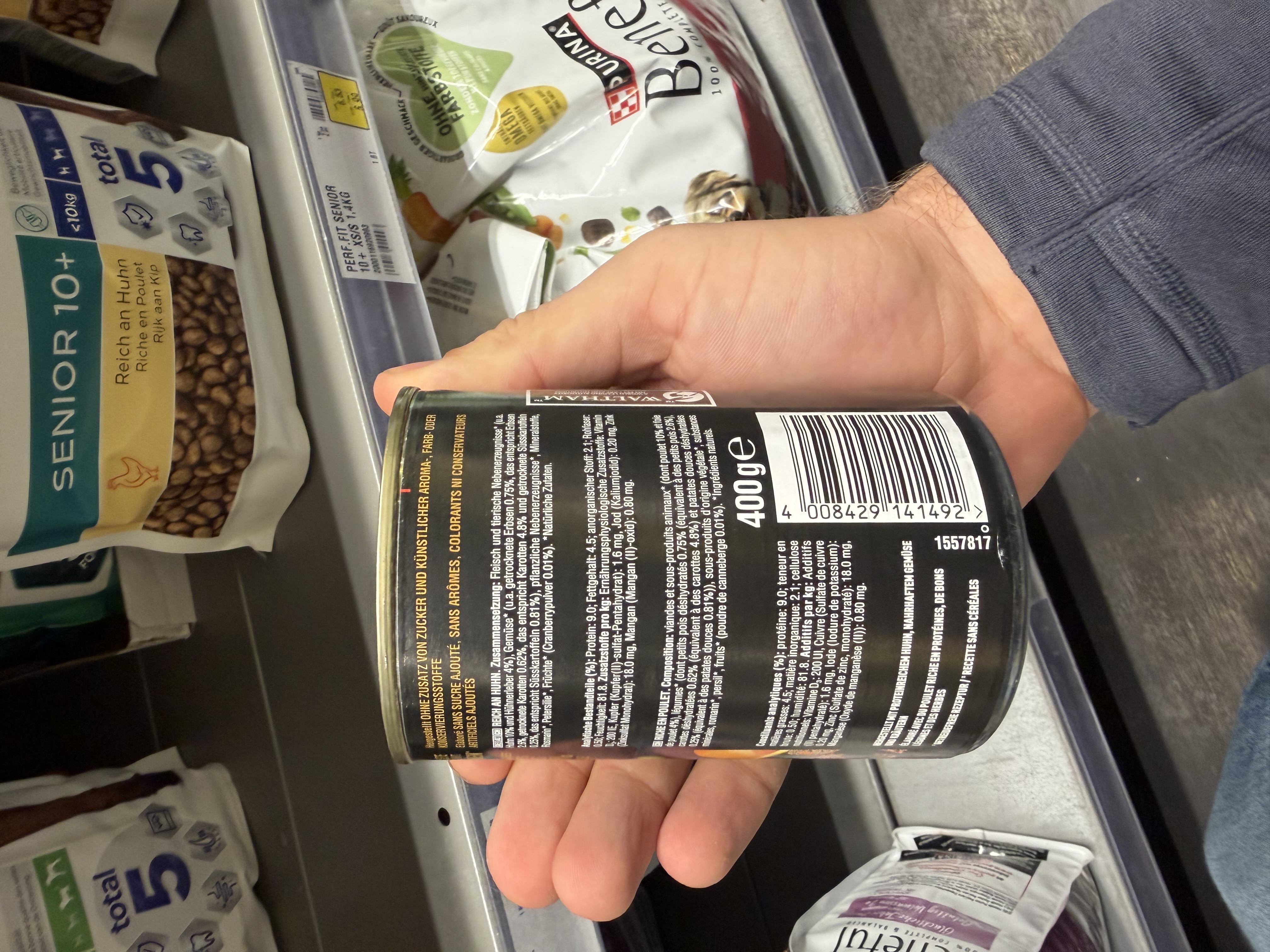 Cesar Natural Goodness Terrine Reich an Huhn, garniert mit Süßkartoffeln, Erbsen und Cranberry – Ansicht 4