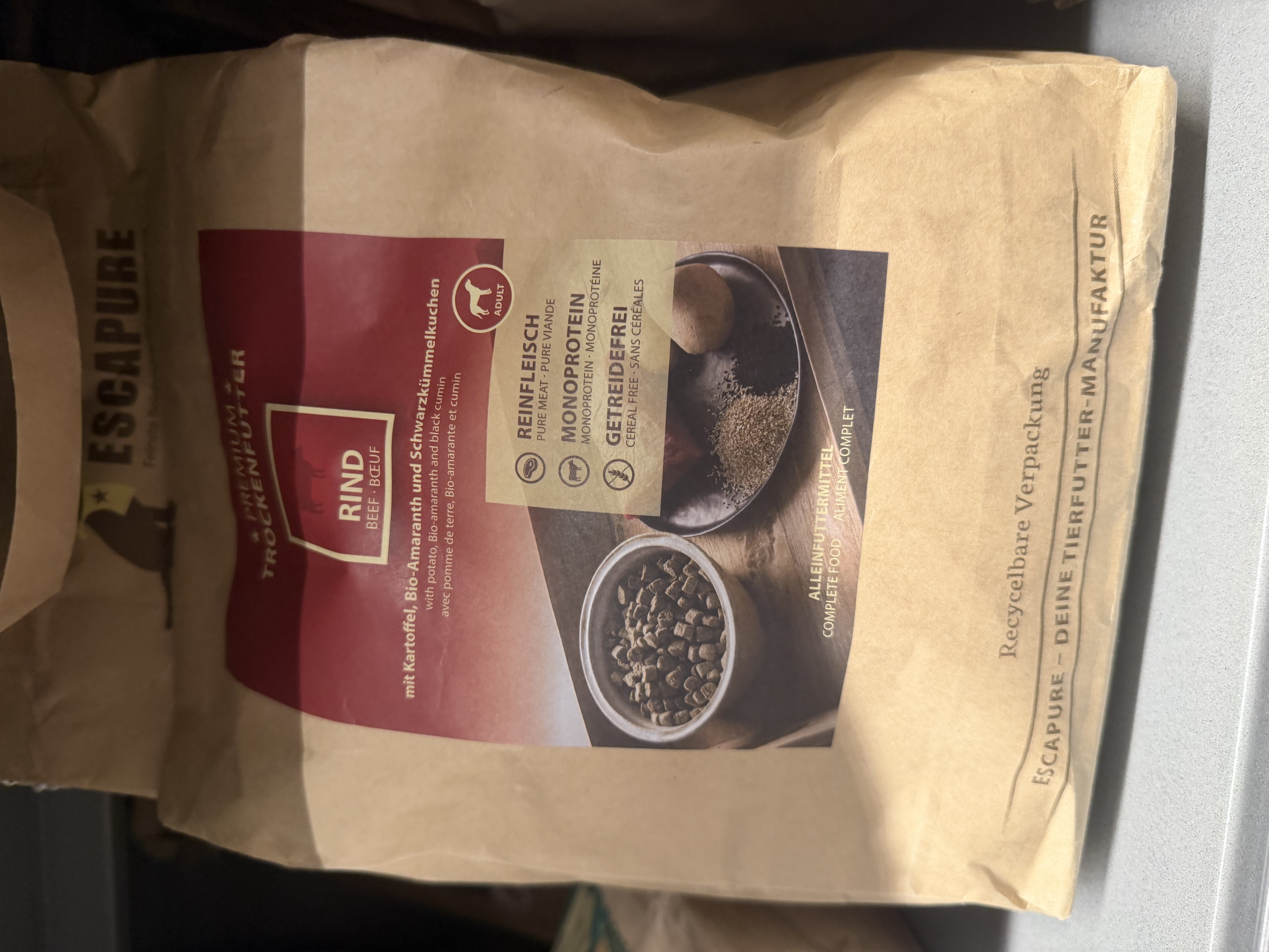 ESCAPURE Rind Premium Trockenfutter mit Kartoffel, Bio-Amaranth und Schwarzkümmelkuchen